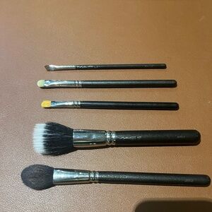 MAC Cosmetics Brushes - Set of 5